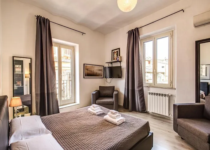 Apartment Lovely With Balcony In Campo De' Fiori
