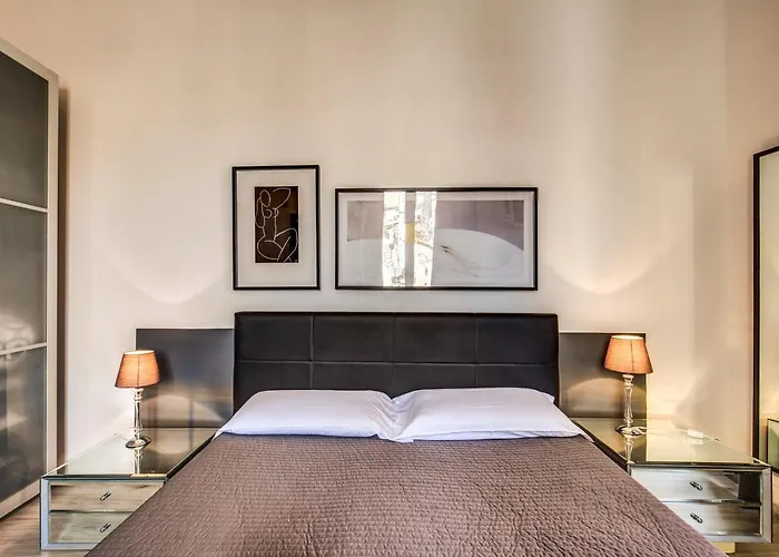 Lovely With Balcony In Campo De' Fiori