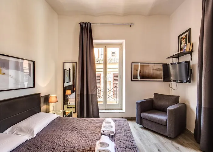 Lovely With Balcony In Campo De' Fiori * Rom