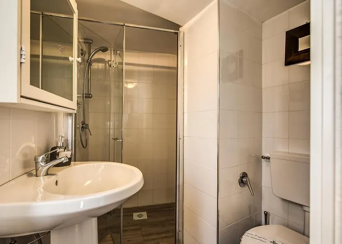 Lovely With Balcony In Campo De' Fiori Apartment